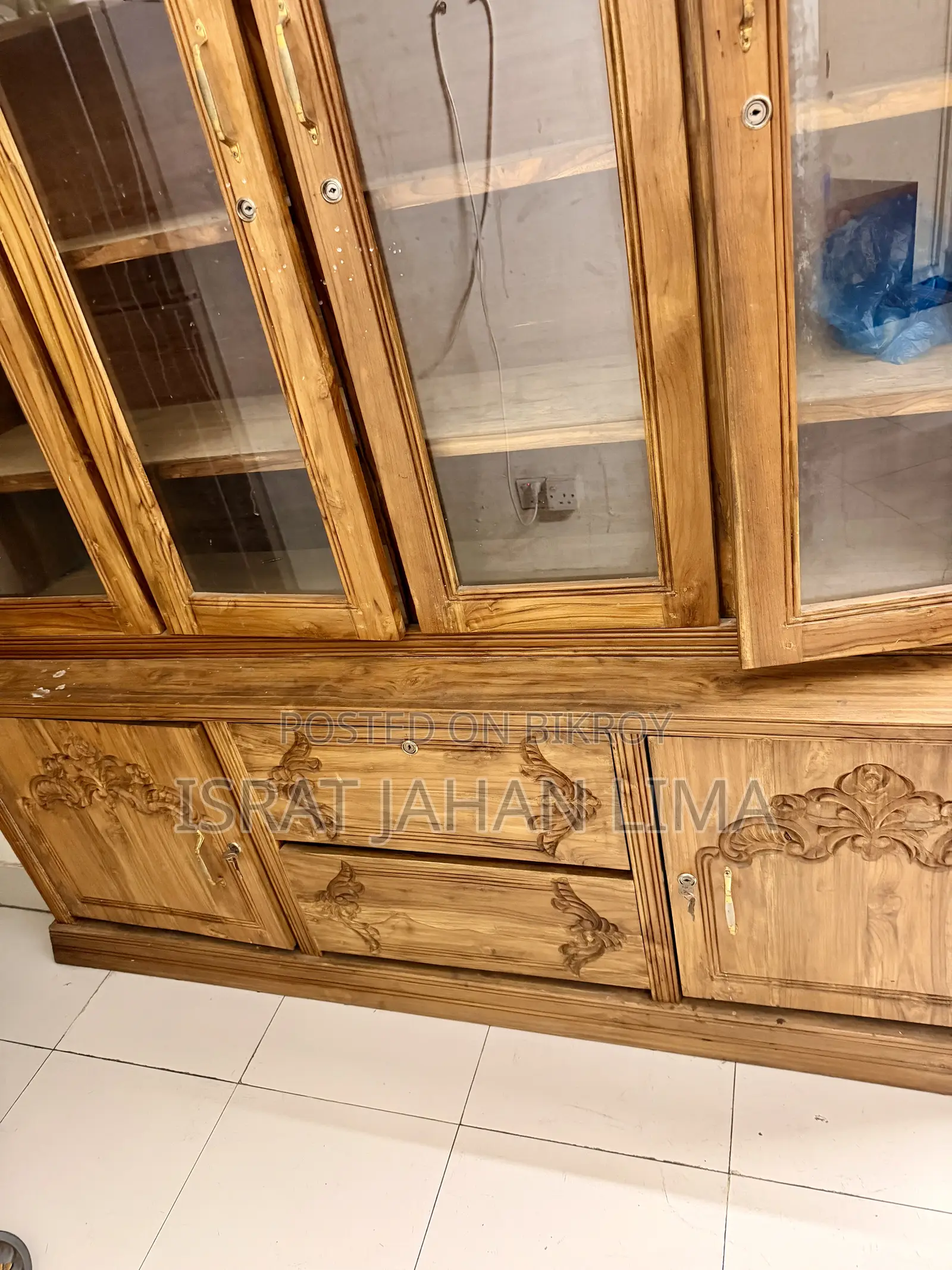 Wall Cabinet Showcase