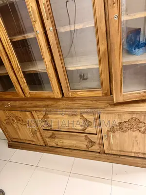 Wall Cabinet Showcase
