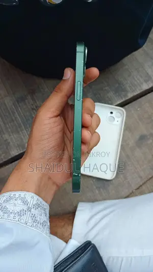 Apple iPhone 13 (Used)