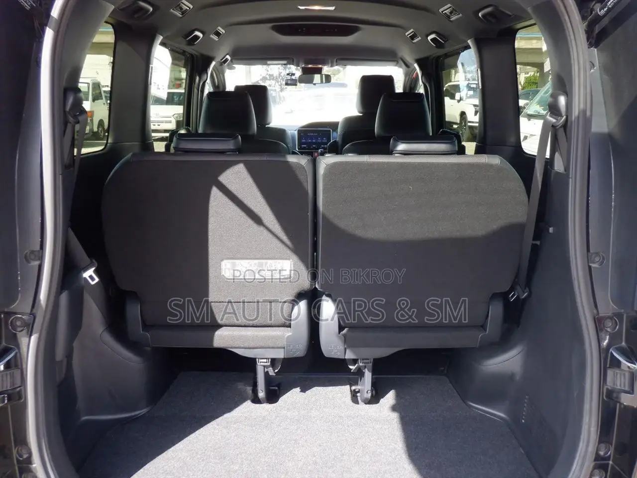 Toyota Esquire Gi Black 7 Seat 2020