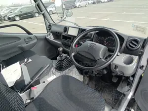 Toyota DYNA . 2021