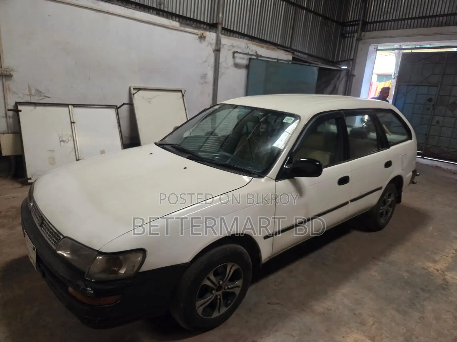 Toyota Corolla 1998 White