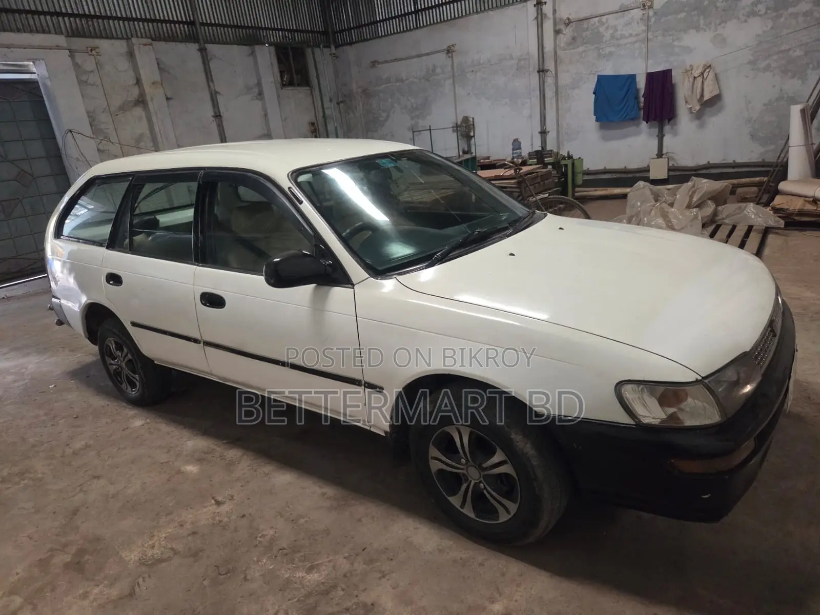 Toyota Corolla 1998 White