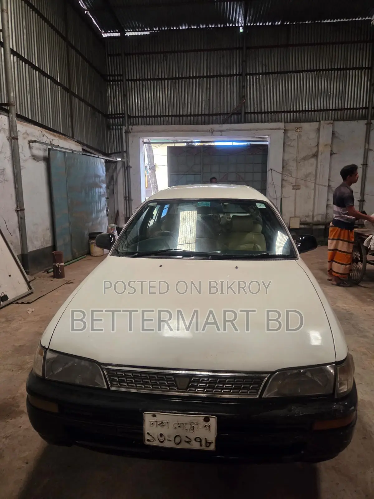 Toyota Corolla 1998 White