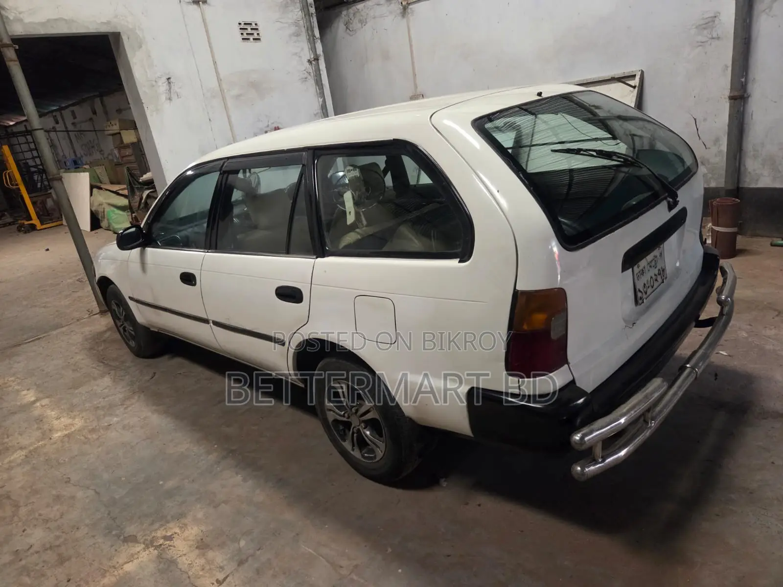 Toyota Corolla 1998 White