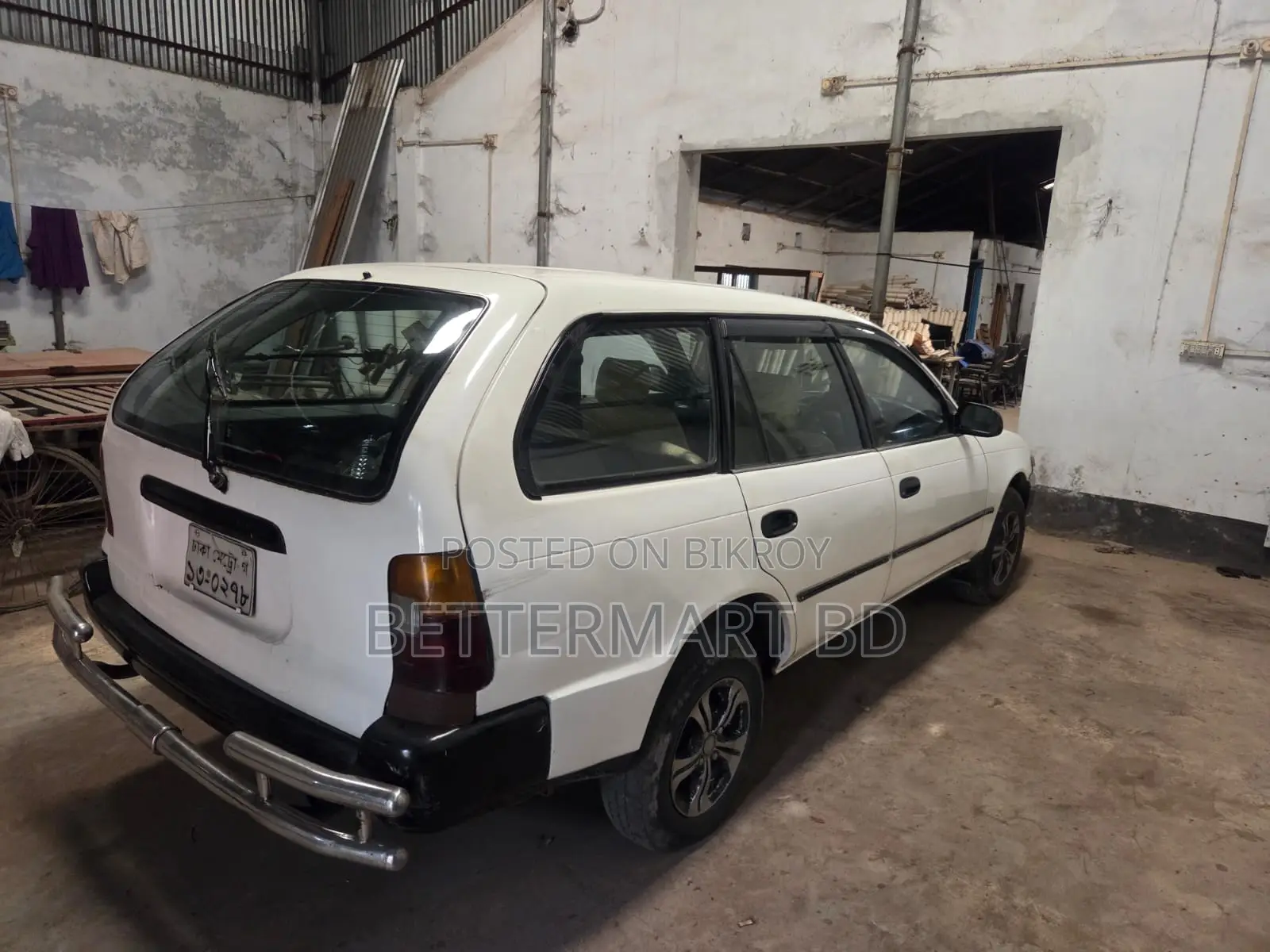 Toyota Corolla 1998 White