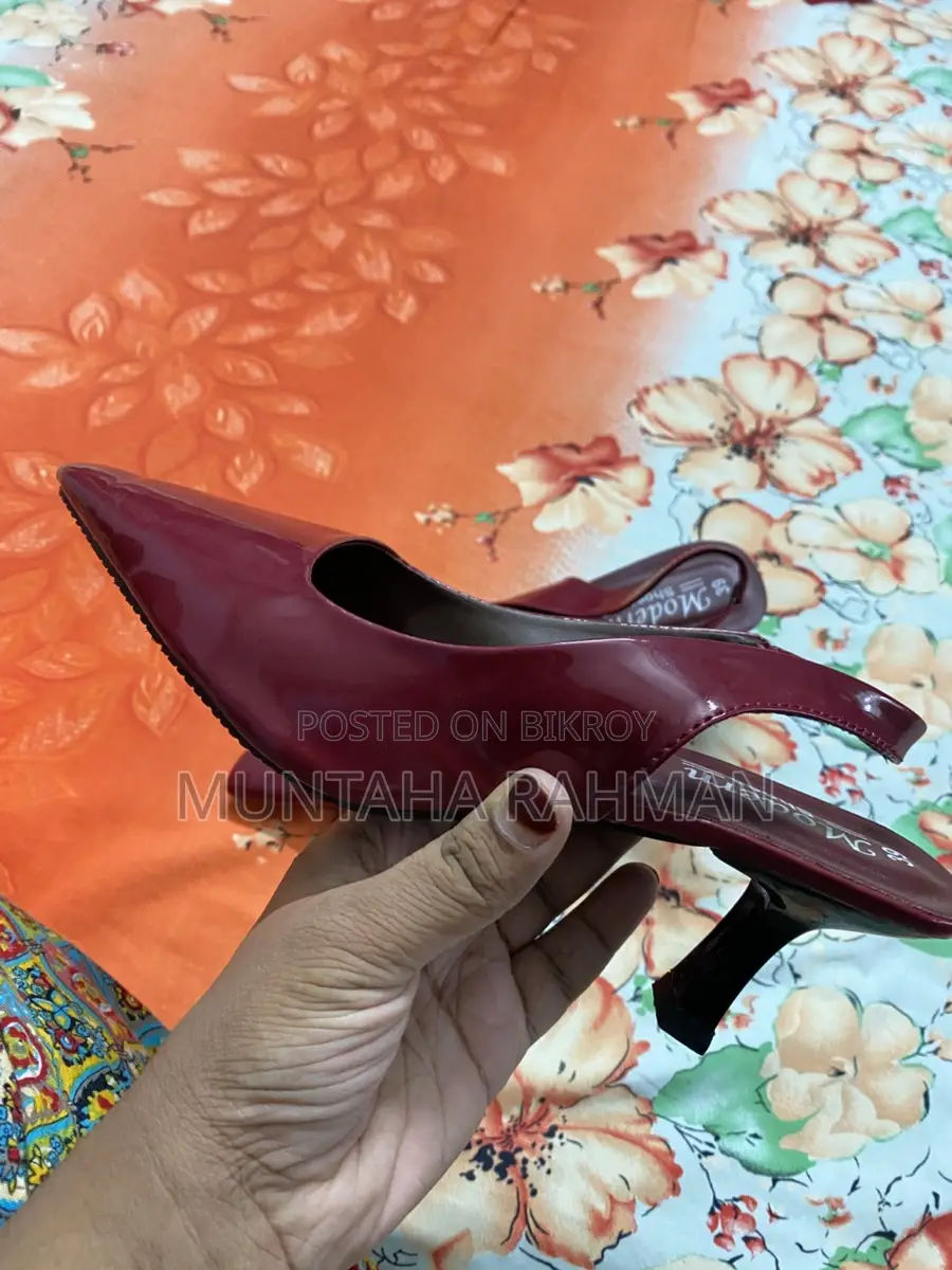 রেড কালার হাই হিল