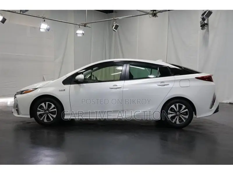 Toyota Prius PHEV Z 2021