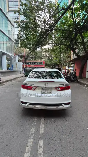 Honda Grace 2018