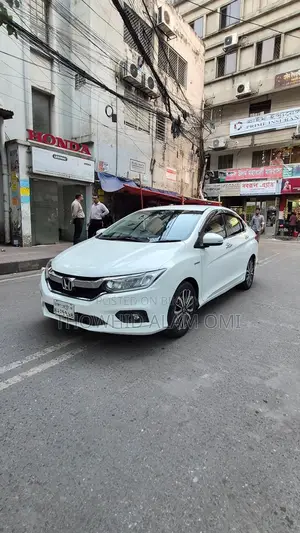 Honda Grace 2018