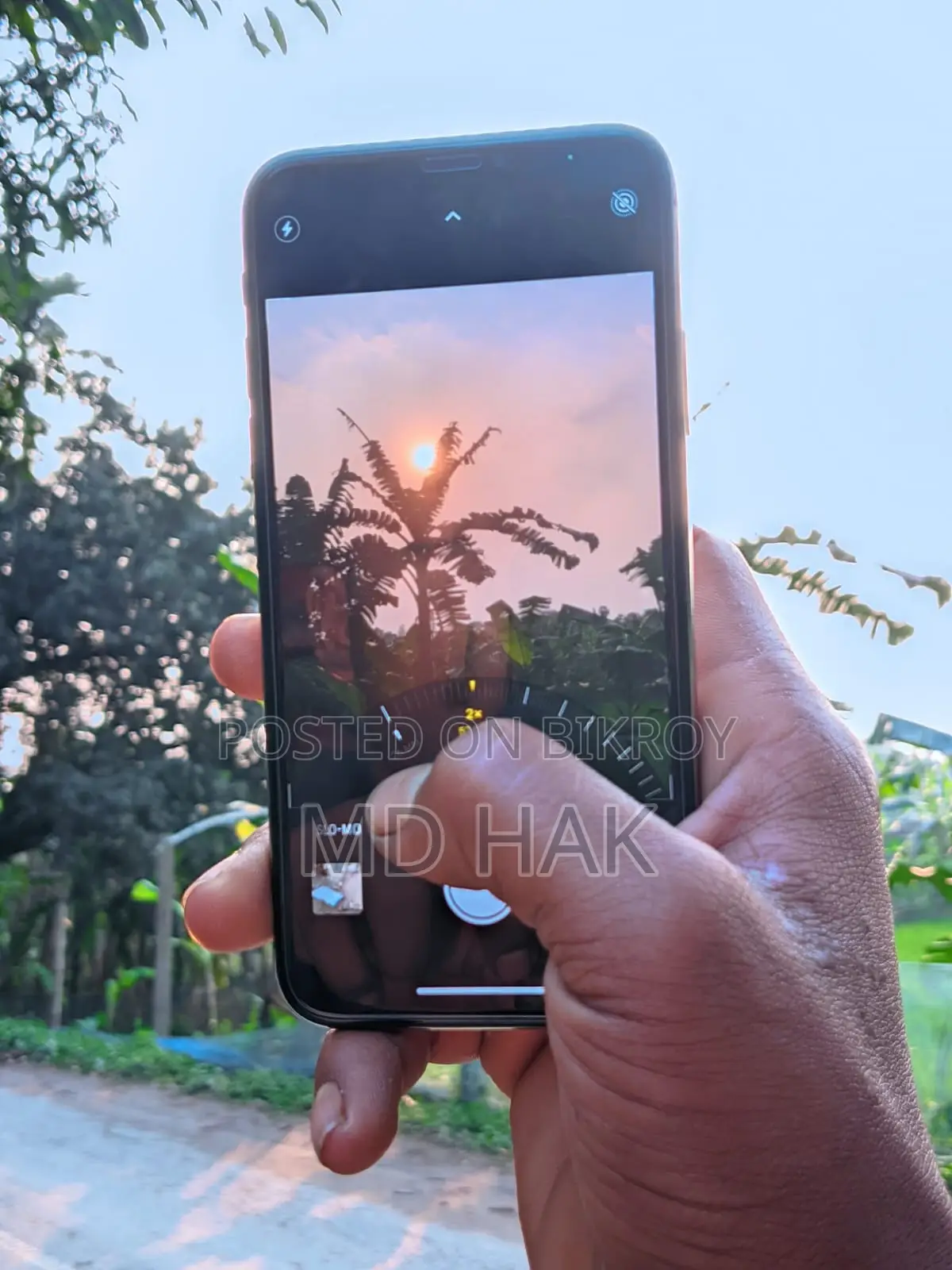 Apple iPhone XS . (Used)