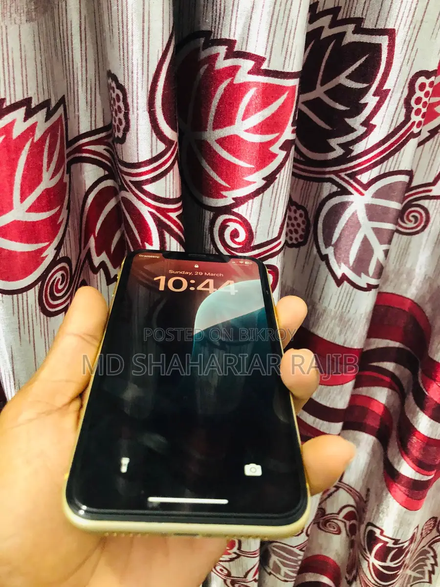 Apple iPhone XR (Used)