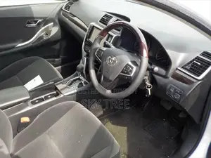 Toyota Premio F 2020