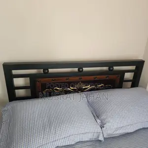 Semi Double Bed with Mattress and Quilt