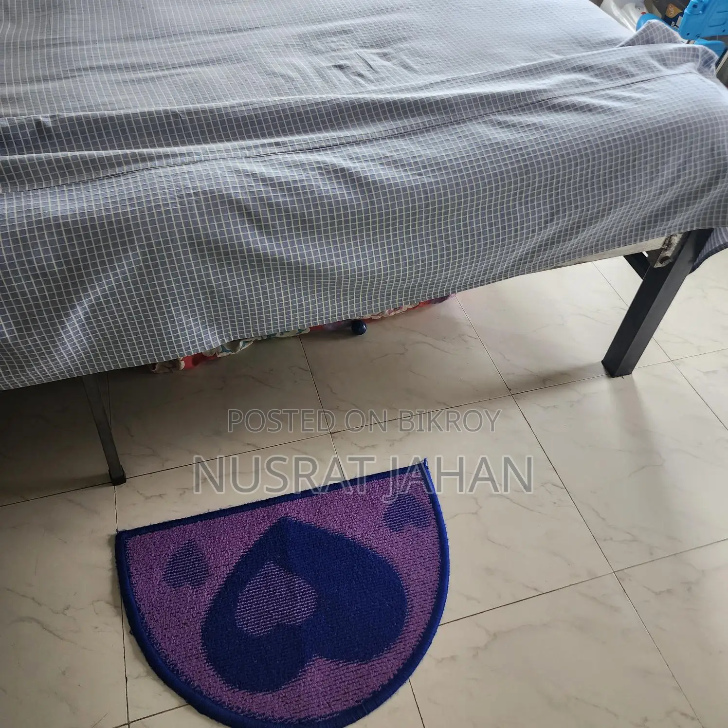 Semi Double Bed with Mattress and Quilt