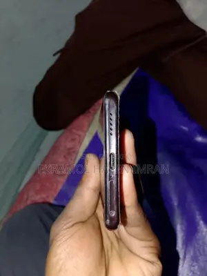 Vivo V29e . (Used)
