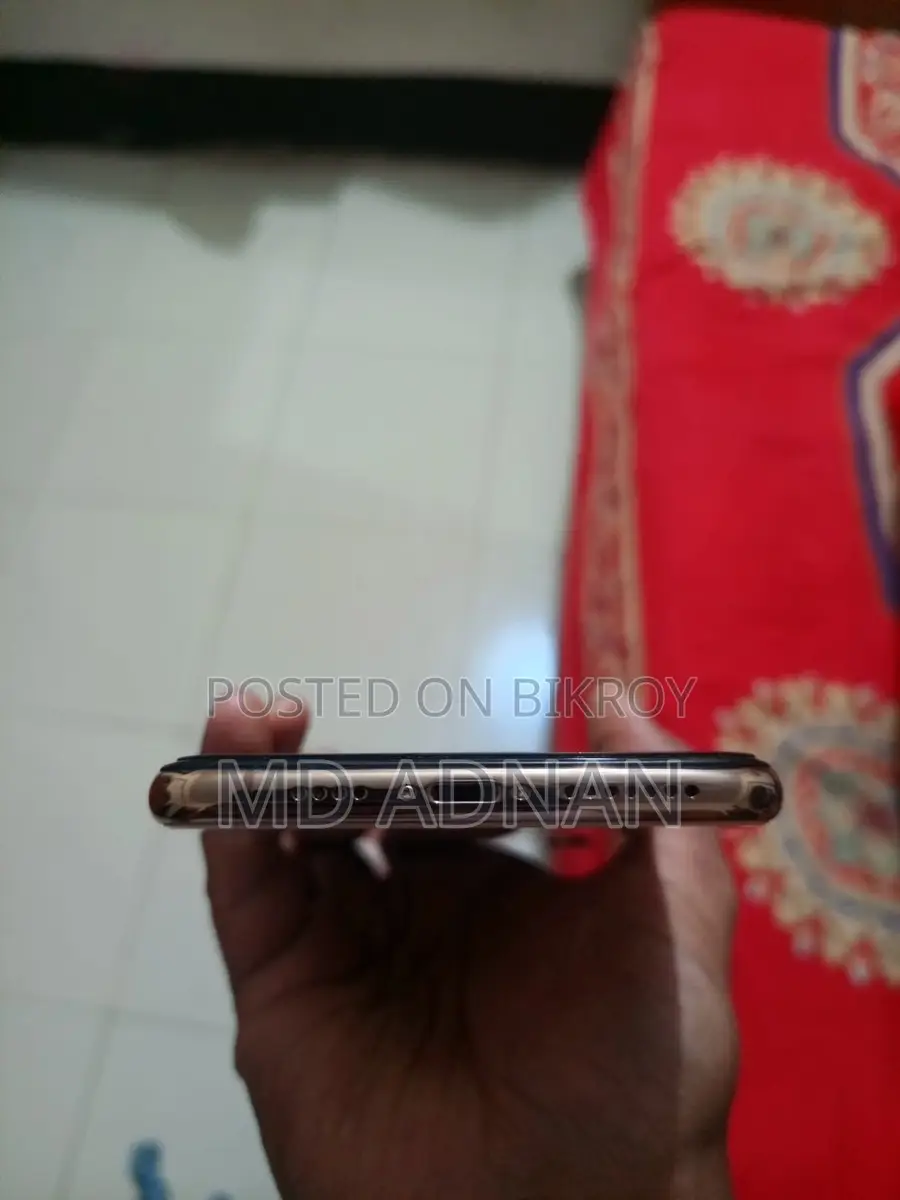 Apple iPhone XS Max (Used)