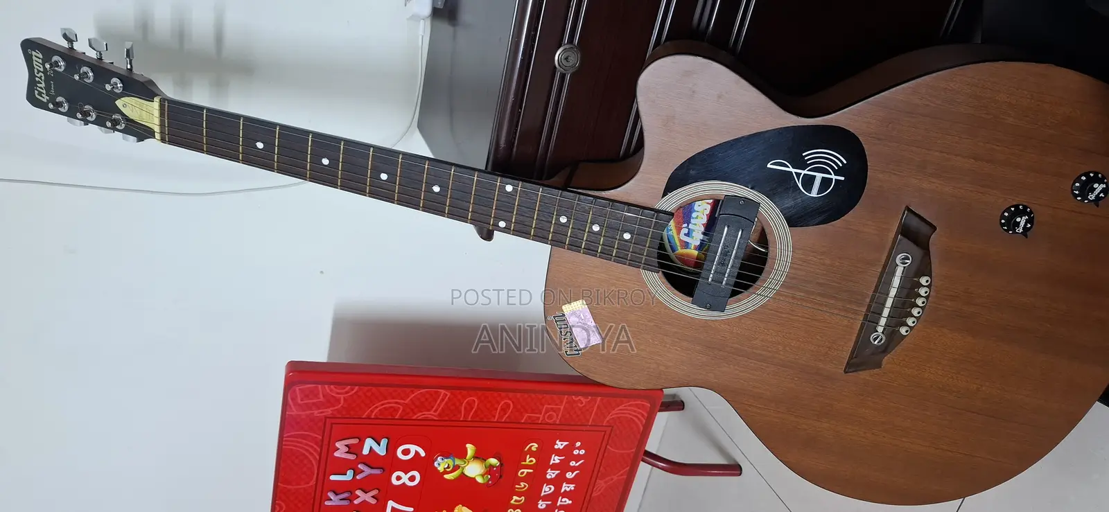 Gibson Guitar for Sale – Excellent Condition