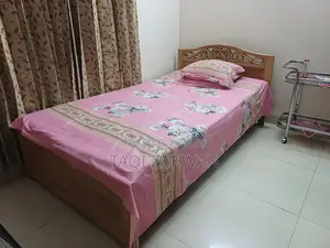 4 ফিট বাই 7 সেগুন কাঠের খাট