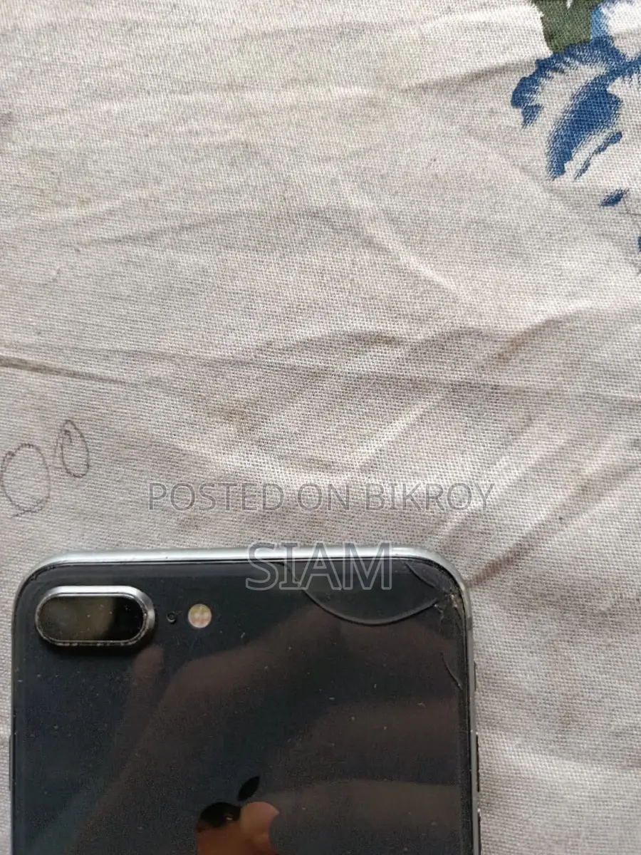 Apple iPhone 8 Plus (Used)
