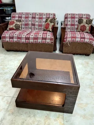সোফা সেট টেবিল সহ