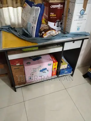 কম্পিউটার টেবিল