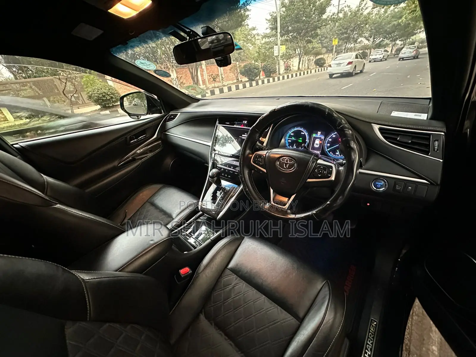 Toyota Harrier 2.5 Hybrid 4WD 2016