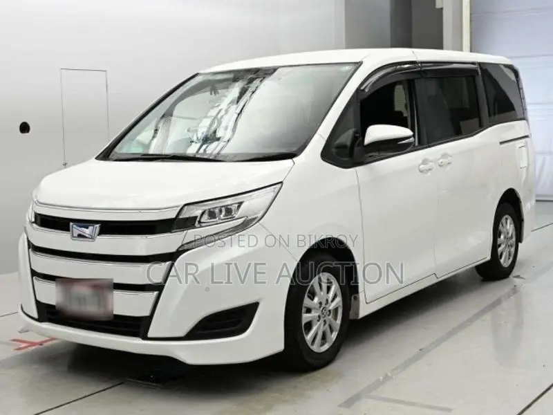Toyota Noah hybrid 2021
