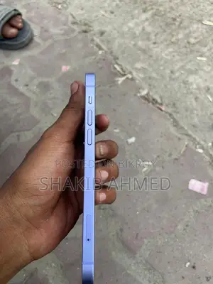Apple iPhone 12 (Used)