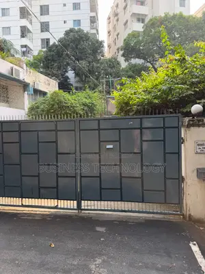 ইস্কাটন এ লাক্সারিয়াস এপার্টমেন্ট ল্যান্ড শেয়ারিং সহ।