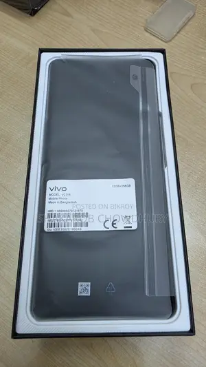 Vivo V30 12/256 (Used)