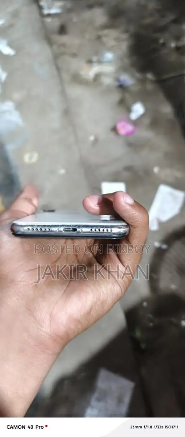 Apple iPhone X (Used)