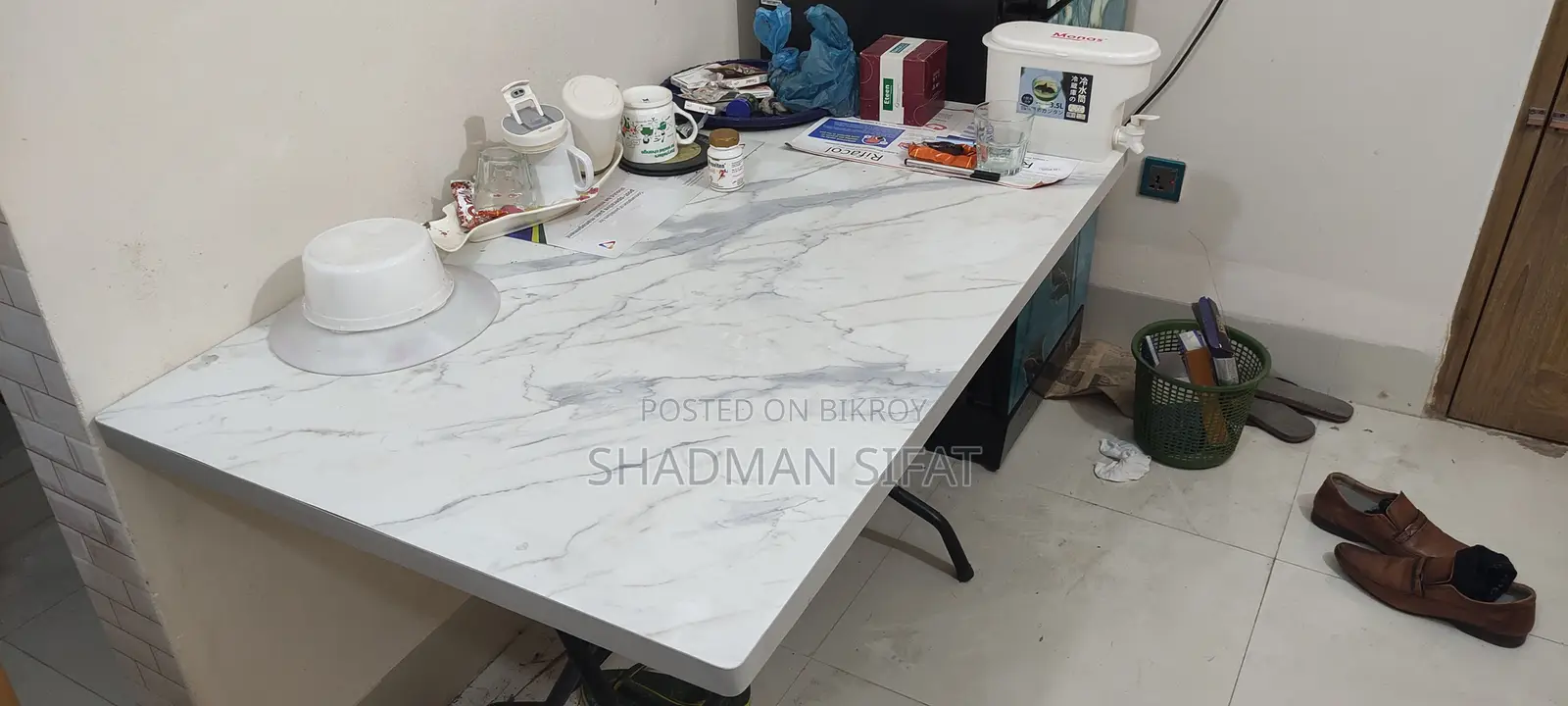 Square Shape Table for Sale, Including 2 Chairs.