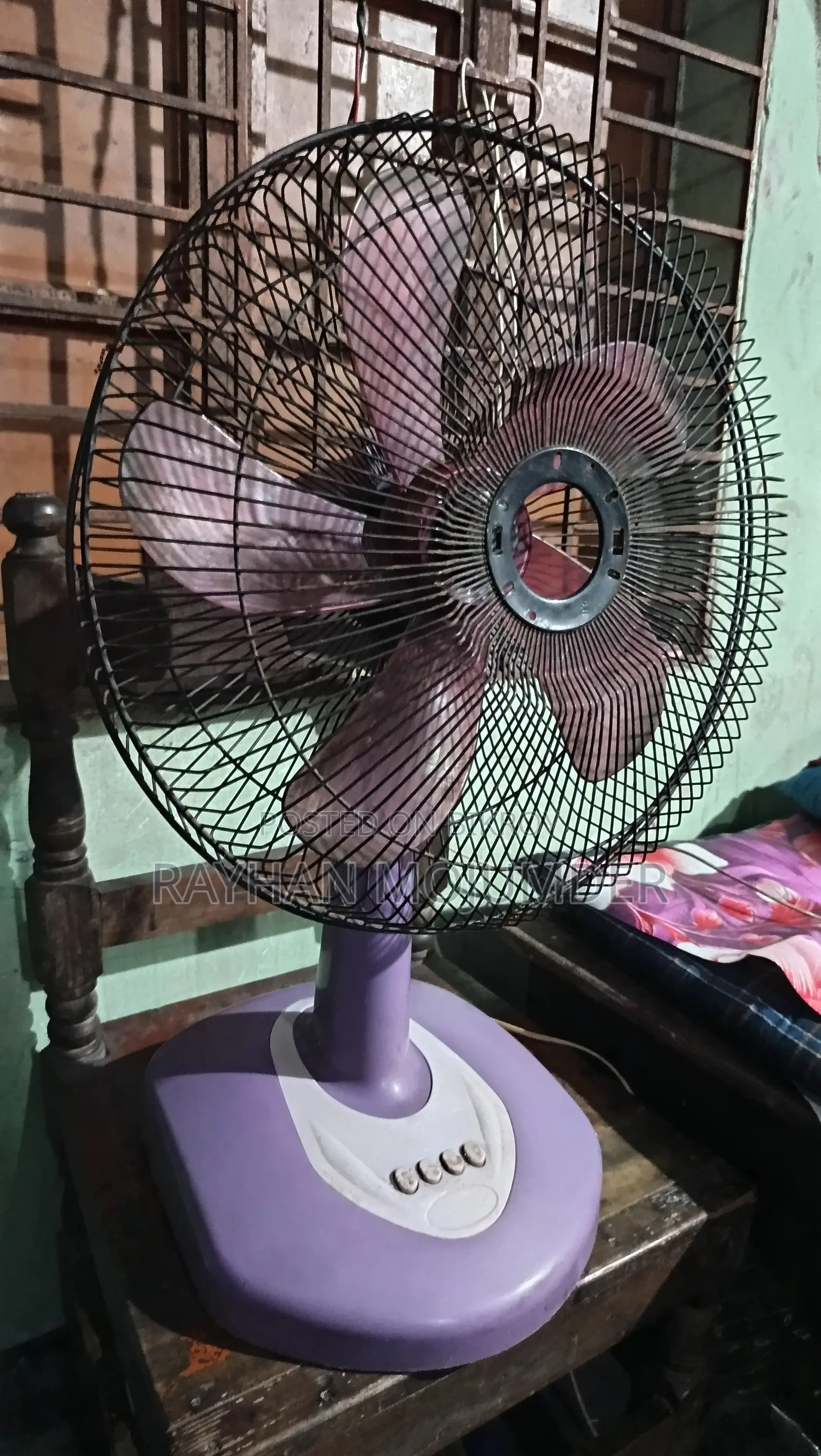 Walton 16-inch Table Fan