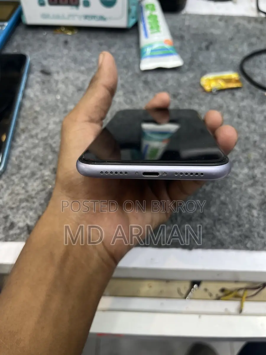 Apple iPhone 11 (Used)