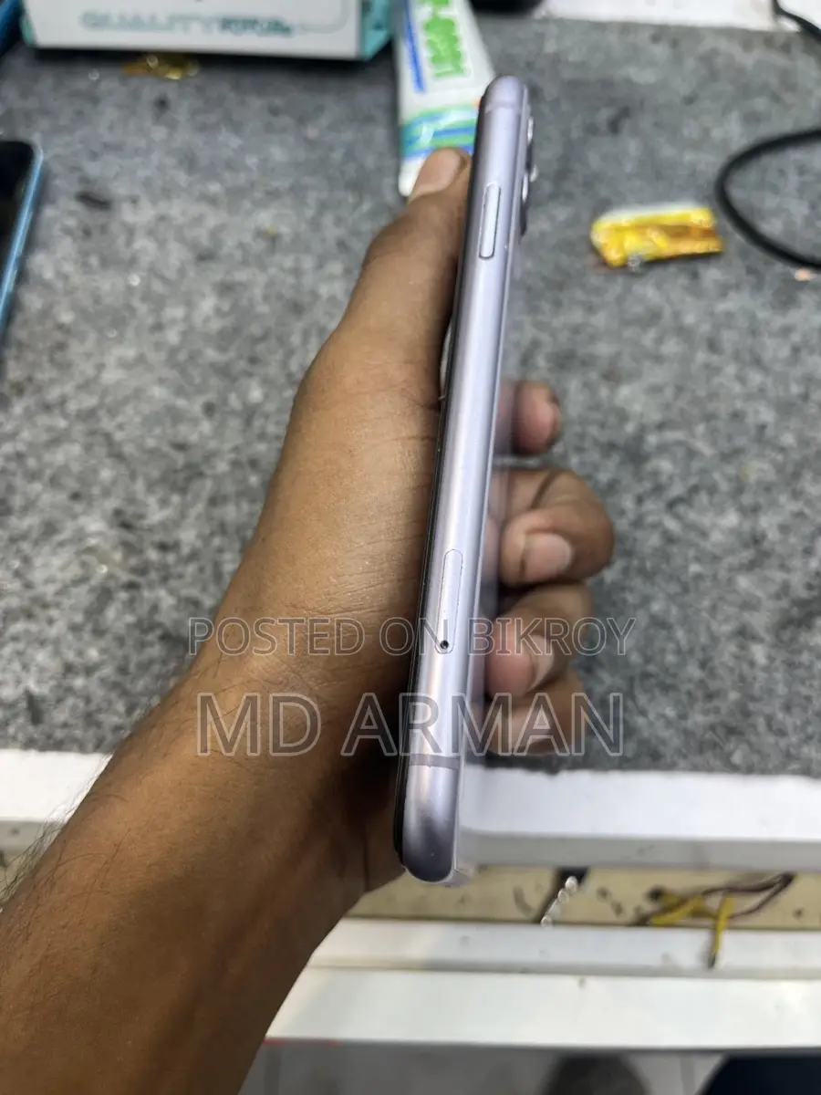 Apple iPhone 11 (Used)