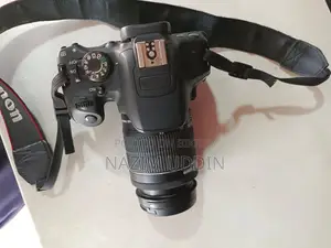 Canon 700D Camera with 18-55 kit lens and many accessories