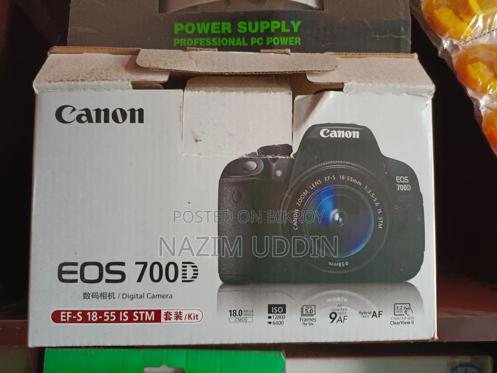 Canon 700D Camera with 18-55 kit lens and many accessories