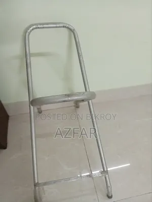 ব্র্যান্ড নিউ ফোল্ডিং আয়রন টেবিল (হালকা সমস্যা, সহজে ঠিক করা যাবে)