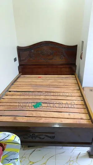 ফ্রেশ কন্ডিশনের ব্যবহৃত বিছানা