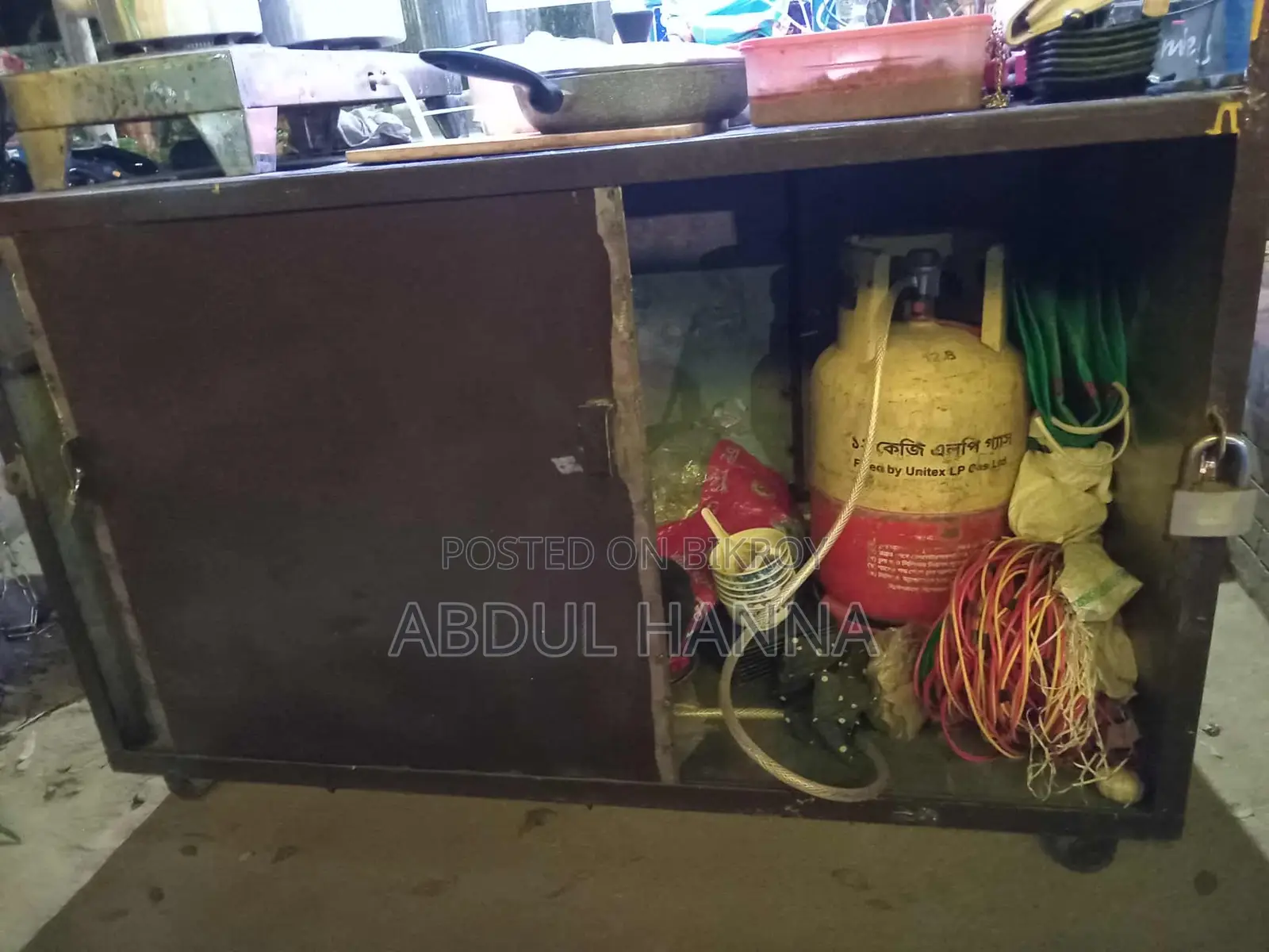 Fast food shop urgent sale