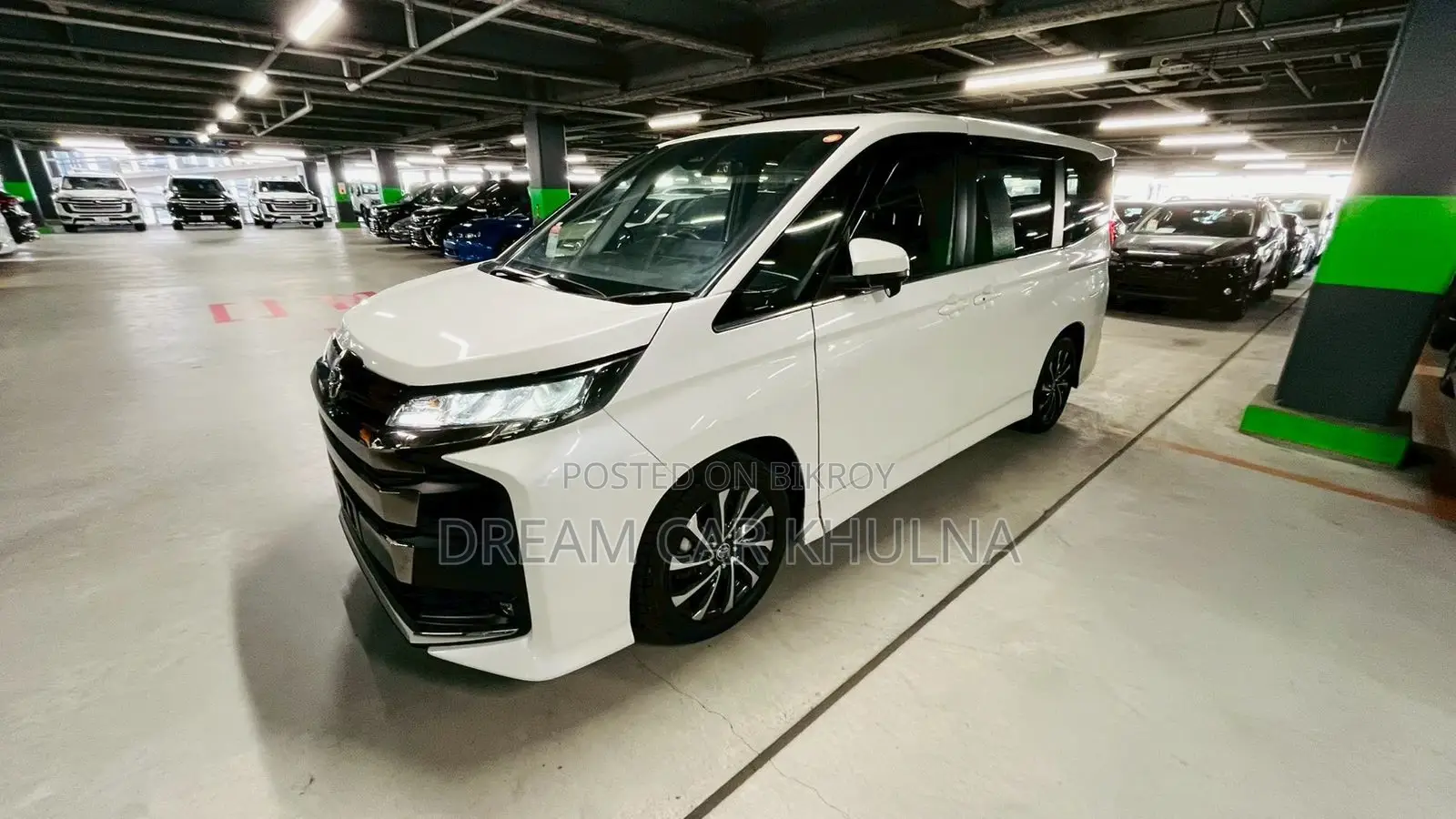 Toyota Noah S-Z Leg Rest HUD 2022