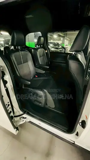 Toyota Noah S-Z Leg Rest HUD 2022