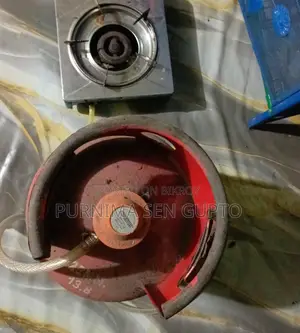 পুরাতন একটি গ্যাস সিলিন্ডার ও চুলা বিক্রি করা হবে