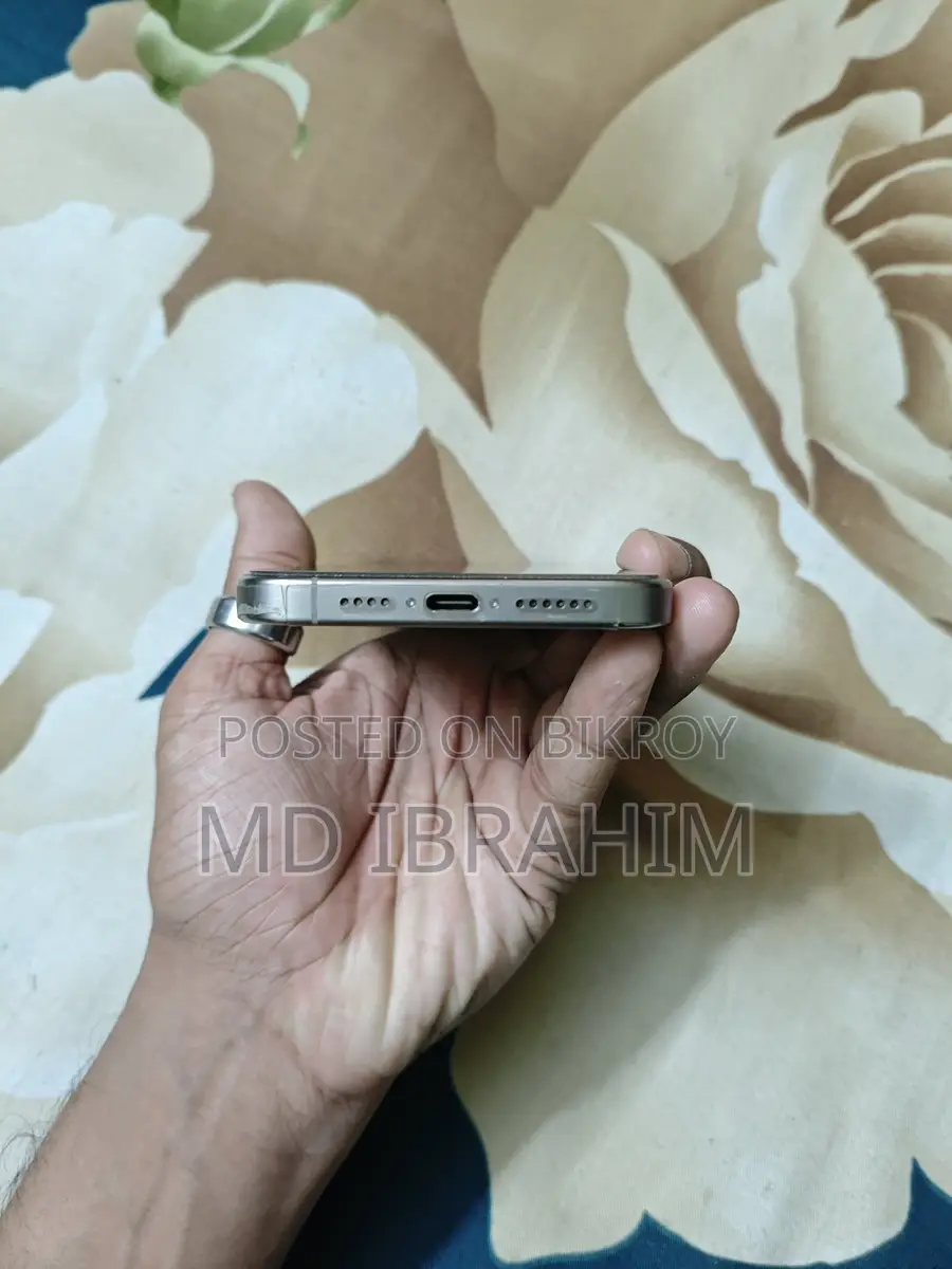 Apple iPhone 15 pro max (Used)