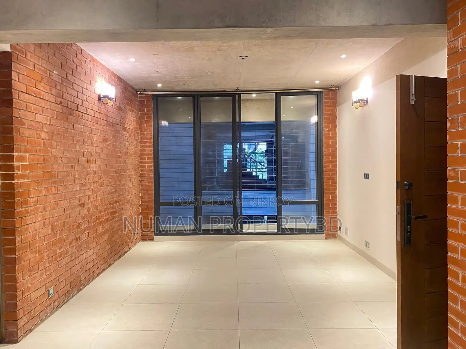 1900 sq ft full fair face new luxury semi-furnished flat for rent