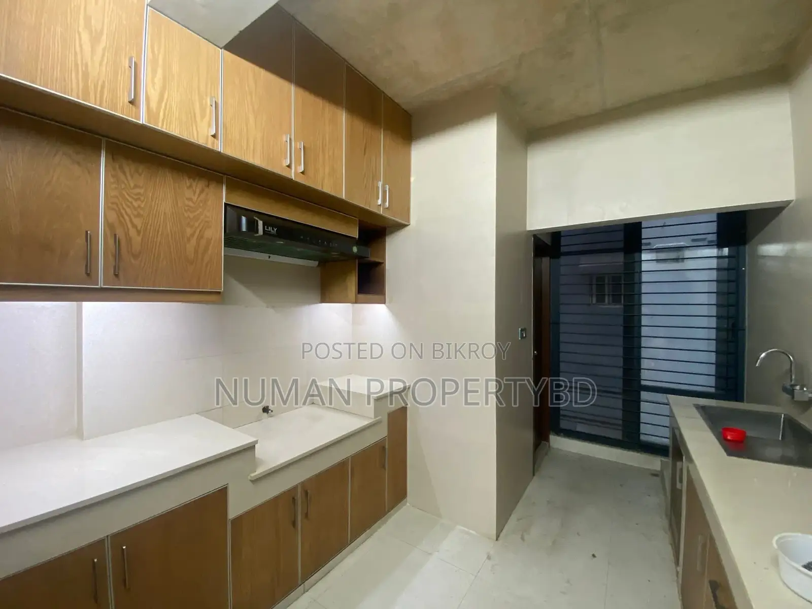 1900 sq ft full fair face new luxury semi-furnished flat for rent