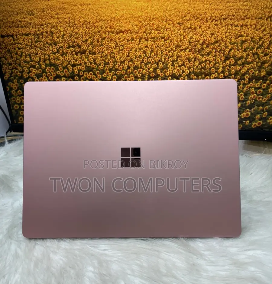 Microsoft Surface Laptop 2 i7-8th Generation 8/256 GB A+