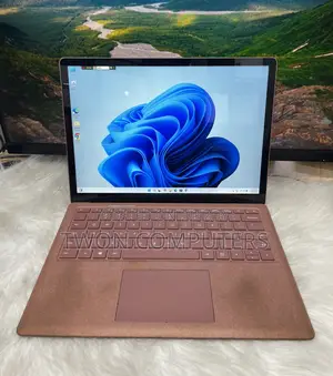 Microsoft Surface Laptop 2 i7-8th Generation 8/256 GB A+