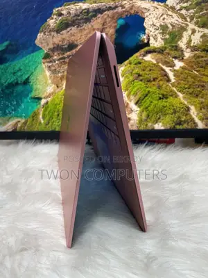 Microsoft Surface Laptop 2 i7-8th Generation 8/256 GB A+